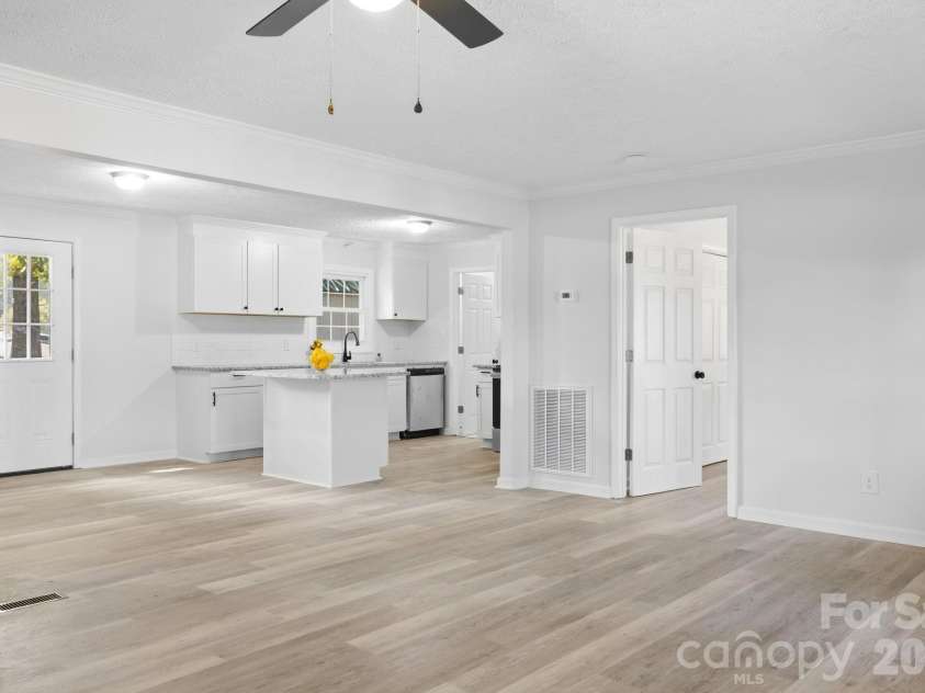 3231 Frazier Drive, Claremont, NC 28610.  MLS# CAR4426163, YatesRealty ID 51753. Open concept living