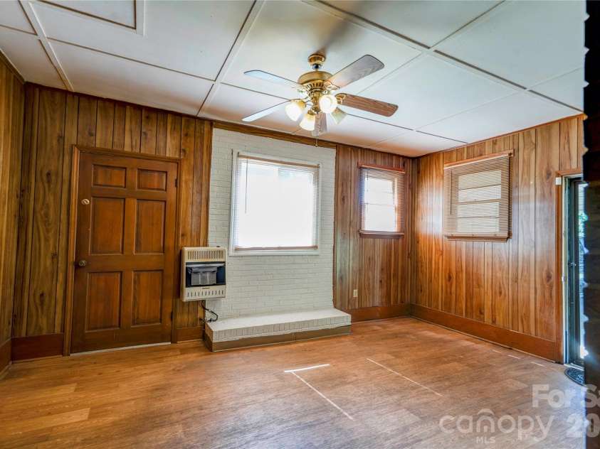 720 Levi Street, Shelby, NC 28152.  MLS# CAR4413161, YatesRealty ID 51754. 