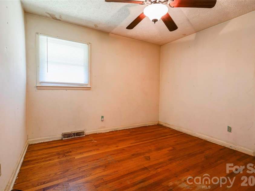 720 Levi Street, Shelby, NC 28152.  MLS# CAR4413161, YatesRealty ID 51754. 