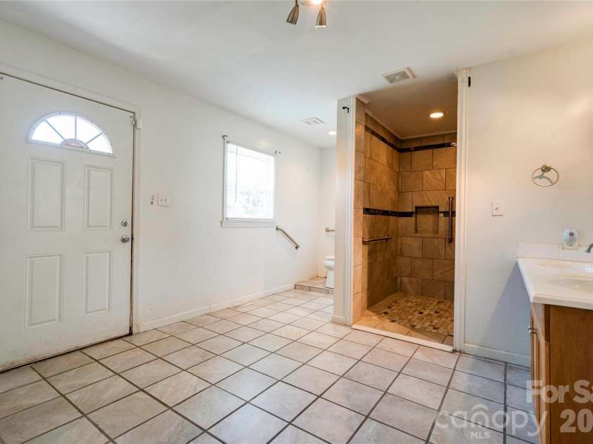 720 Levi Street, Shelby, NC 28152.  MLS# CAR4413161, YatesRealty ID 51754. 