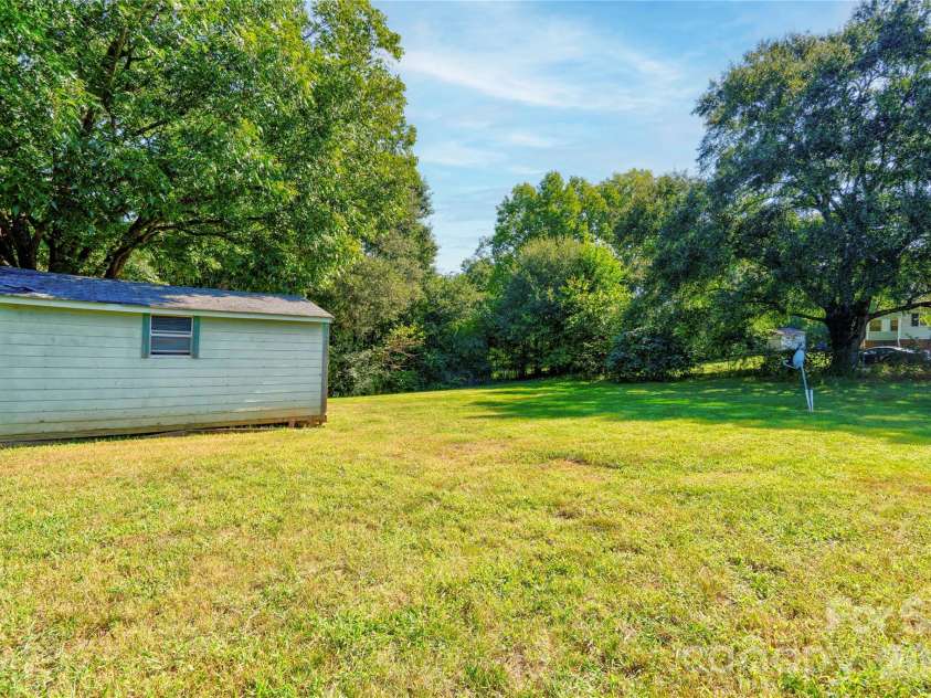 720 Levi Street, Shelby, NC 28152.  MLS# CAR4413161, YatesRealty ID 51754. 