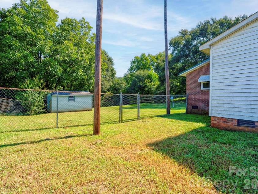 720 Levi Street, Shelby, NC 28152.  MLS# CAR4413161, YatesRealty ID 51754. 