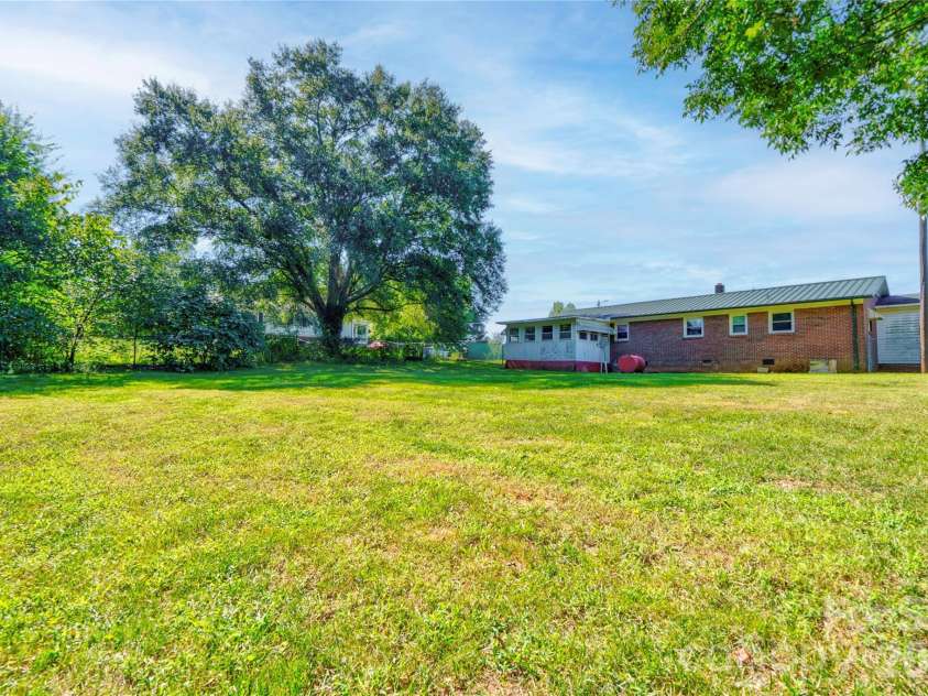 720 Levi Street, Shelby, NC 28152.  MLS# CAR4413161, YatesRealty ID 51754. 