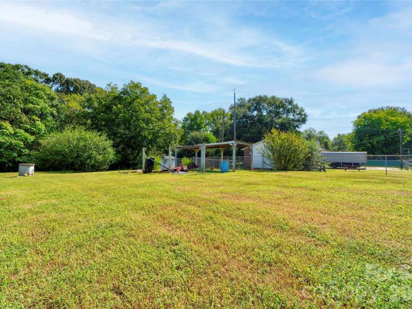 720 Levi Street, Shelby, NC 28152.  MLS# CAR4413161, YatesRealty ID 51754. 