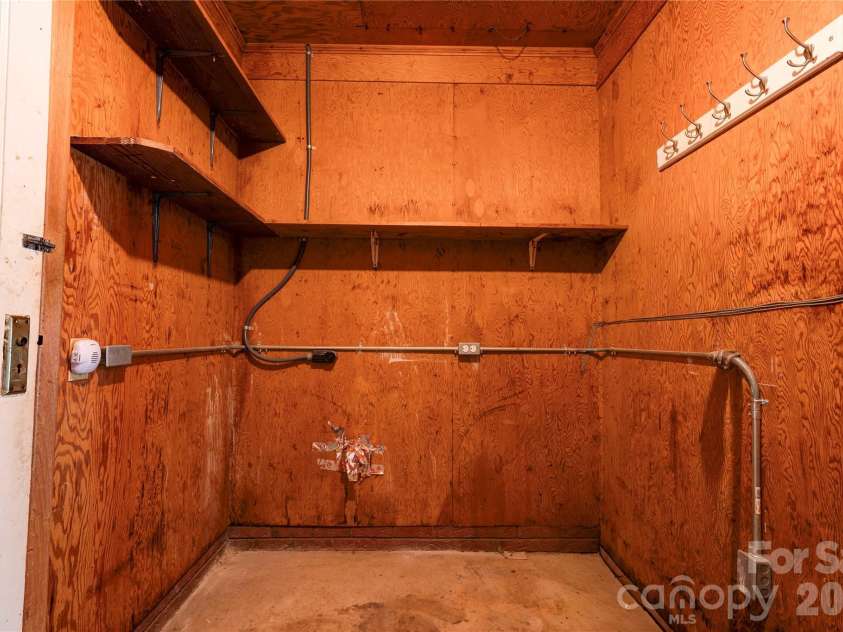 720 Levi Street, Shelby, NC 28152.  MLS# CAR4413161, YatesRealty ID 51754. Laundry/Utility Room