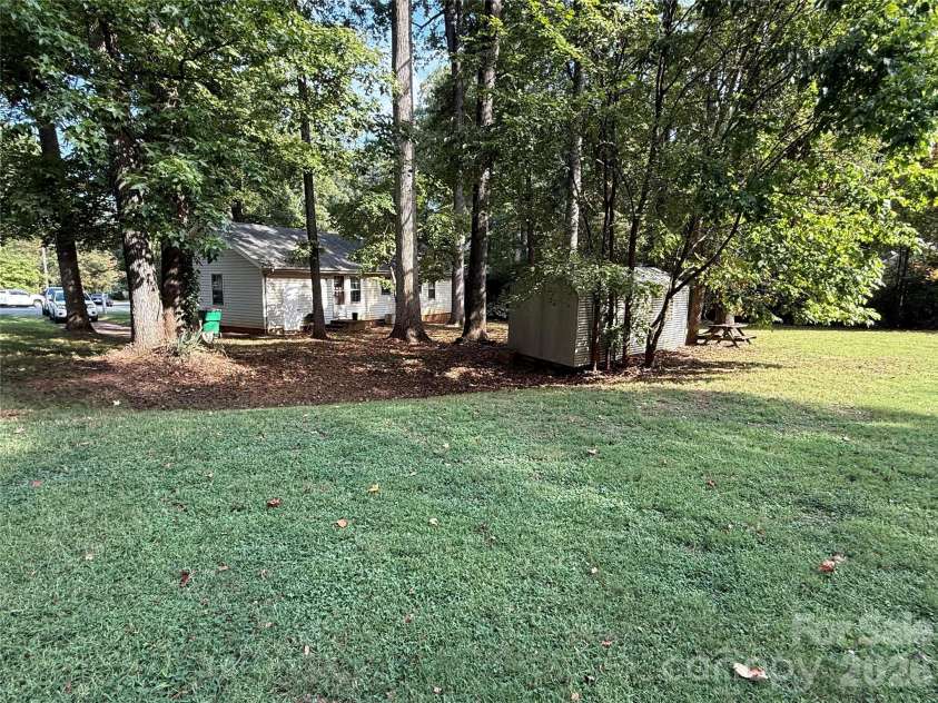 523 Culloden Court, Charlotte, NC 28214.  MLS# CAR4426204, YatesRealty ID 51755. 