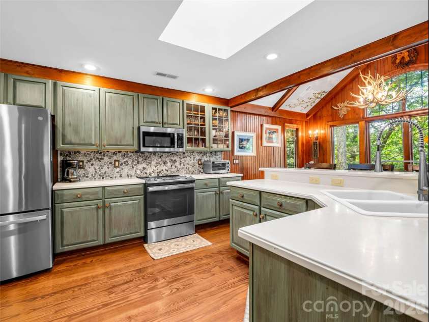 361 Lurewoods Manor Drive, Lake Lure, NC 28746.  MLS# CAR4426279, YatesRealty ID 51756. 