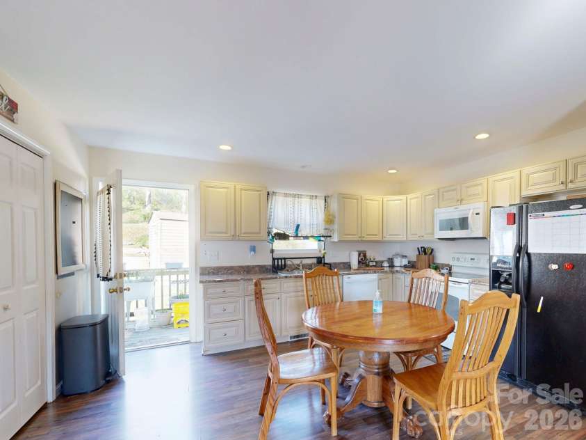 47 Rosman Trail, Rosman, NC 28772.  MLS# CAR4425346, YatesRealty ID 51757. 