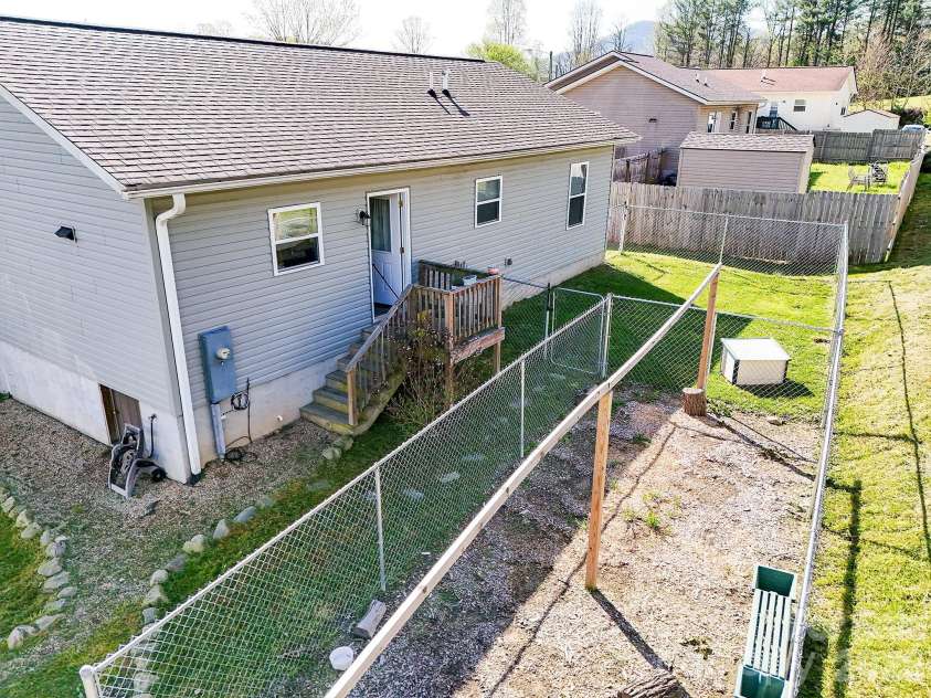47 Rosman Trail, Rosman, NC 28772.  MLS# CAR4425346, YatesRealty ID 51757. 
