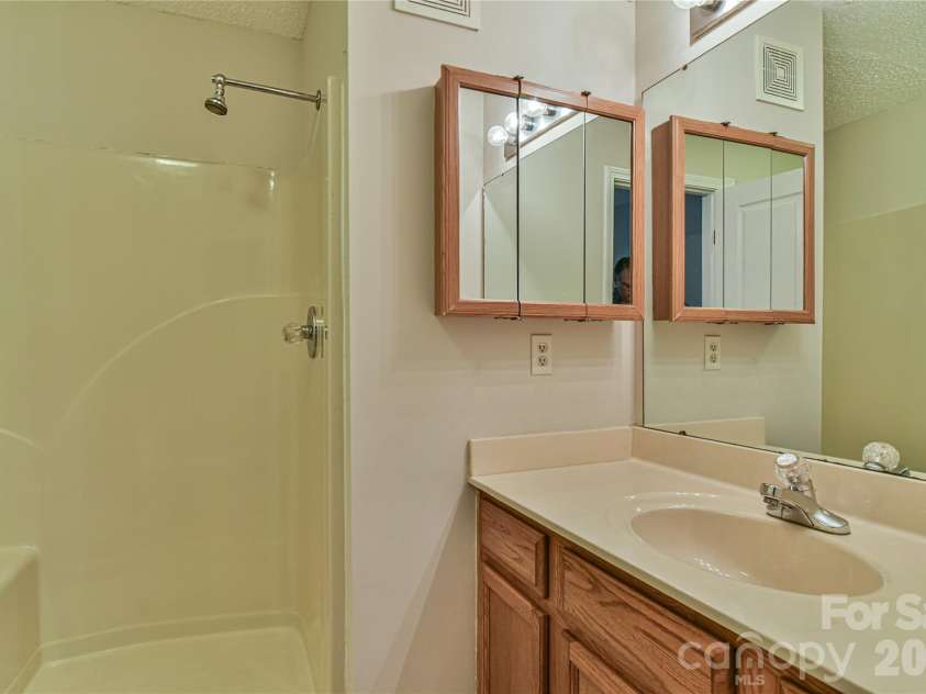 4101 Marble Way, Asheville, NC 28806.  MLS# CAR4392471, YatesRealty ID 51758. Bath
