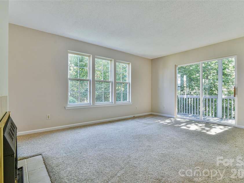 4101 Marble Way, Asheville, NC 28806.  MLS# CAR4392471, YatesRealty ID 51758. Living Spaces