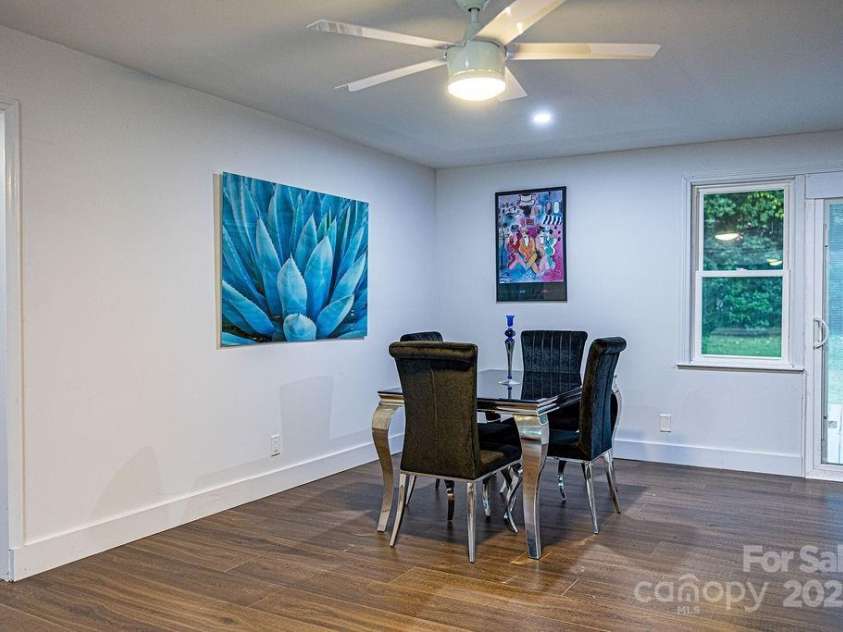 421 Lakeside Drive, Rock Hill, SC 29730.  MLS# CAR4237195, YatesRealty ID 5176. 
