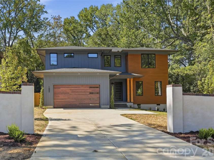 1433 Sharon Amity Road, Charlotte, NC 28211.  MLS# CAR4426029, YatesRealty ID 51760. 