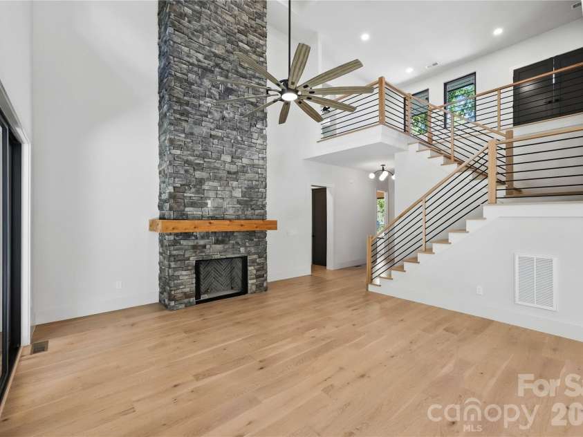 1433 Sharon Amity Road, Charlotte, NC 28211.  MLS# CAR4426029, YatesRealty ID 51760. 