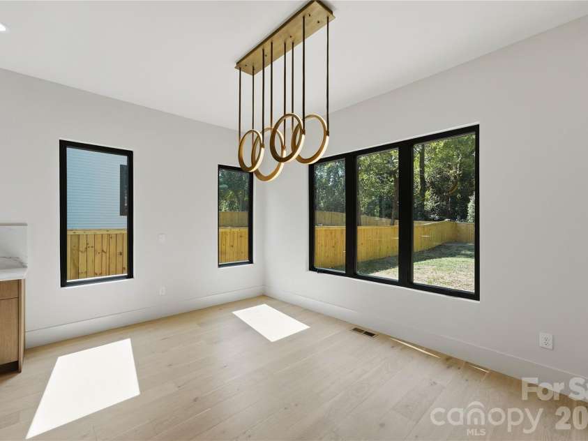 1433 Sharon Amity Road, Charlotte, NC 28211.  MLS# CAR4426029, YatesRealty ID 51760. 