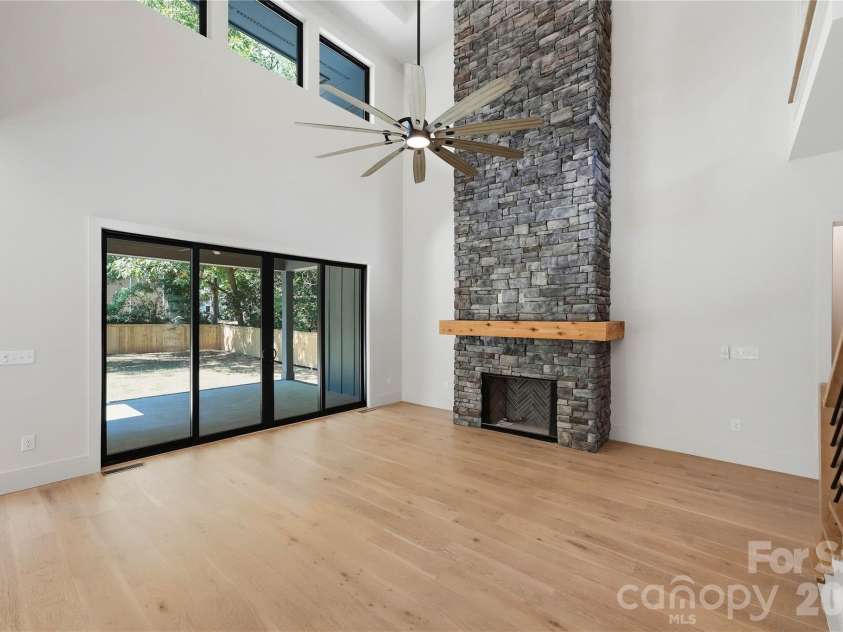 1433 Sharon Amity Road, Charlotte, NC 28211.  MLS# CAR4426029, YatesRealty ID 51760. 
