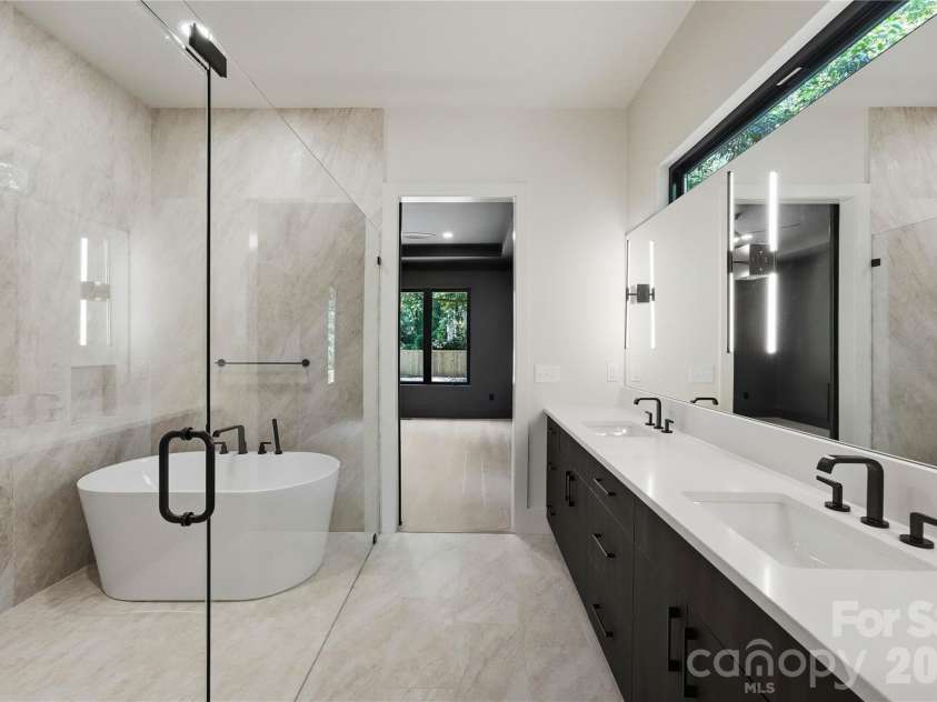 1433 Sharon Amity Road, Charlotte, NC 28211.  MLS# CAR4426029, YatesRealty ID 51760. 