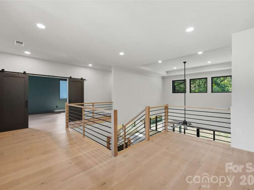 1433 Sharon Amity Road, Charlotte, NC 28211.  MLS# CAR4426029, YatesRealty ID 51760. 