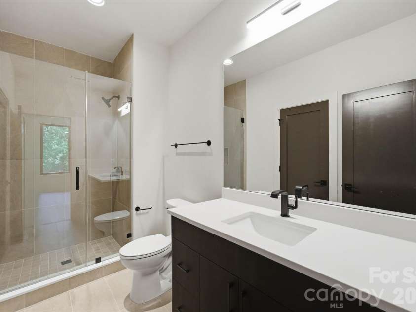 1433 Sharon Amity Road, Charlotte, NC 28211.  MLS# CAR4426029, YatesRealty ID 51760. 