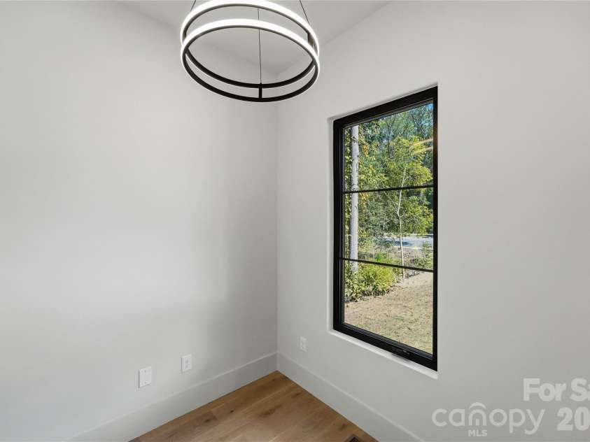 1433 Sharon Amity Road, Charlotte, NC 28211.  MLS# CAR4426029, YatesRealty ID 51760. 