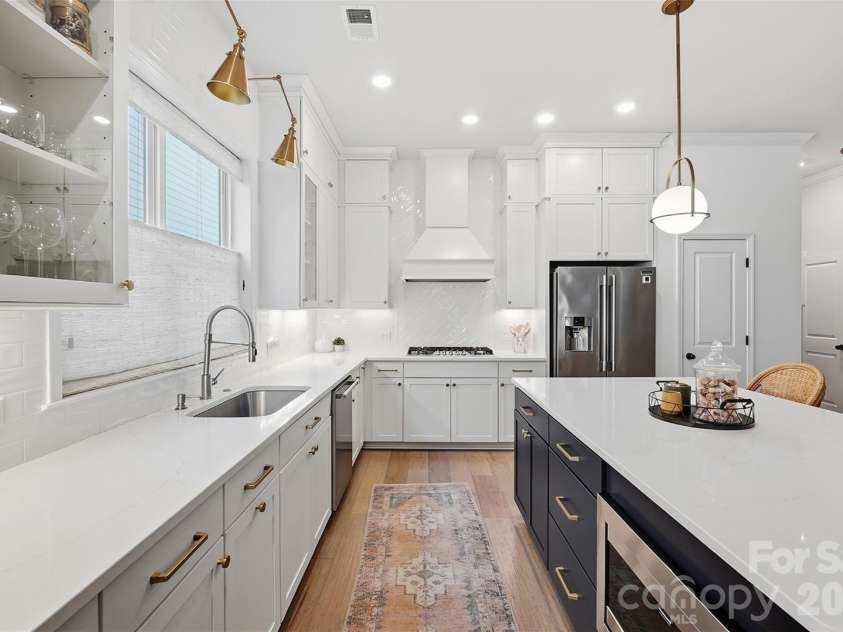 1213 Drummond Avenue, Charlotte, NC 28205.  MLS# CAR4424341, YatesRealty ID 51766. 