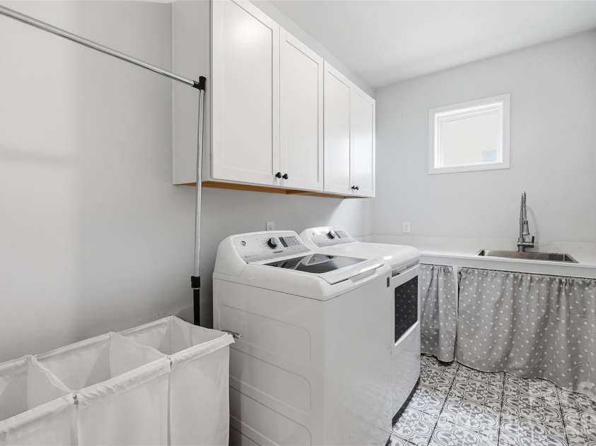 1213 Drummond Avenue, Charlotte, NC 28205.  MLS# CAR4424341, YatesRealty ID 51766. 