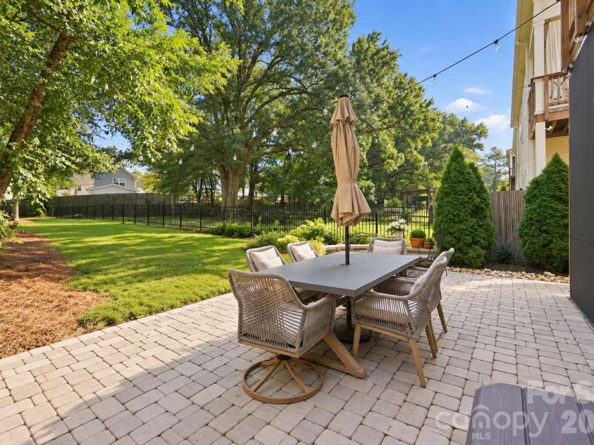 1213 Drummond Avenue, Charlotte, NC 28205.  MLS# CAR4424341, YatesRealty ID 51766. AI enhanced