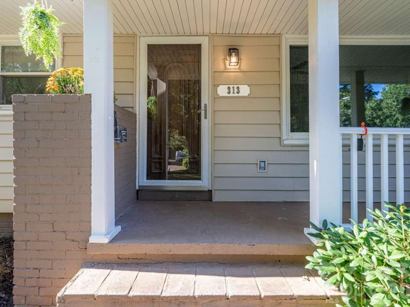313 Willis Road, Dallas, NC 28034.  MLS# CAR4424166, YatesRealty ID 51767. 