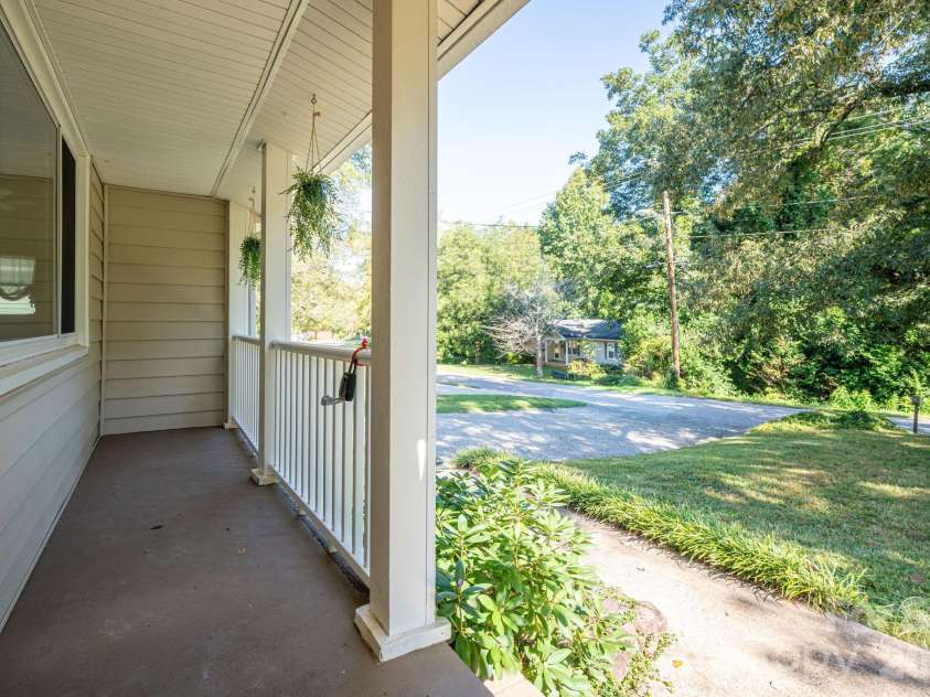 313 Willis Road, Dallas, NC 28034.  MLS# CAR4424166, YatesRealty ID 51767. 
