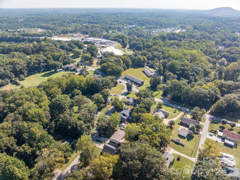 313 Willis Road, Dallas, NC 28034.  MLS# CAR4424166, YatesRealty ID 51767. 