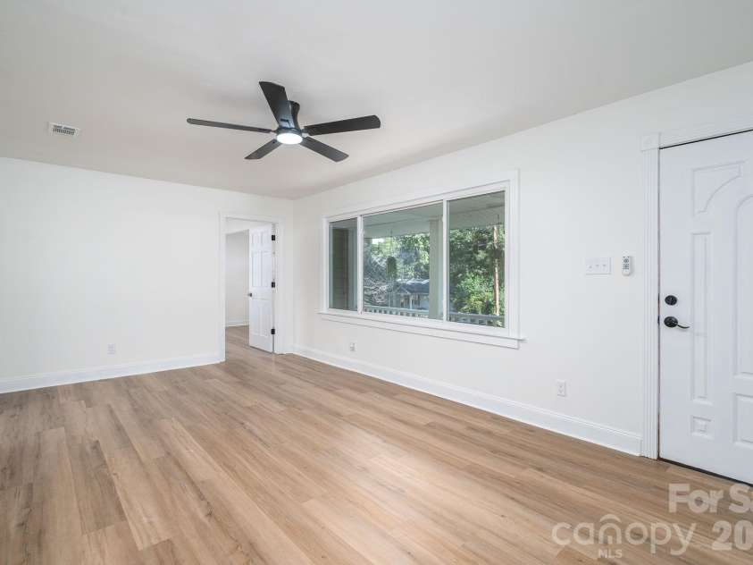 313 Willis Road, Dallas, NC 28034.  MLS# CAR4424166, YatesRealty ID 51767. 