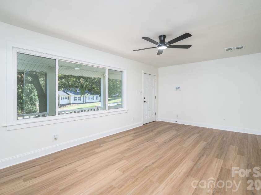 313 Willis Road, Dallas, NC 28034.  MLS# CAR4424166, YatesRealty ID 51767. 