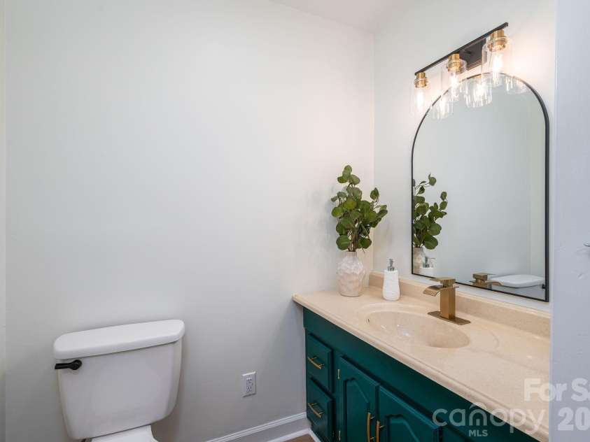 313 Willis Road, Dallas, NC 28034.  MLS# CAR4424166, YatesRealty ID 51767. 