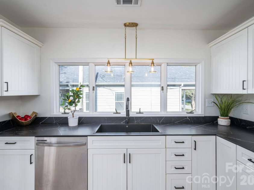 313 Willis Road, Dallas, NC 28034.  MLS# CAR4424166, YatesRealty ID 51767. 