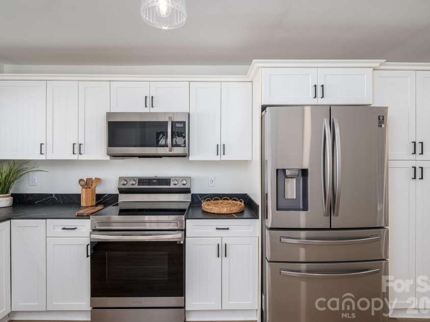 313 Willis Road, Dallas, NC 28034.  MLS# CAR4424166, YatesRealty ID 51767. 
