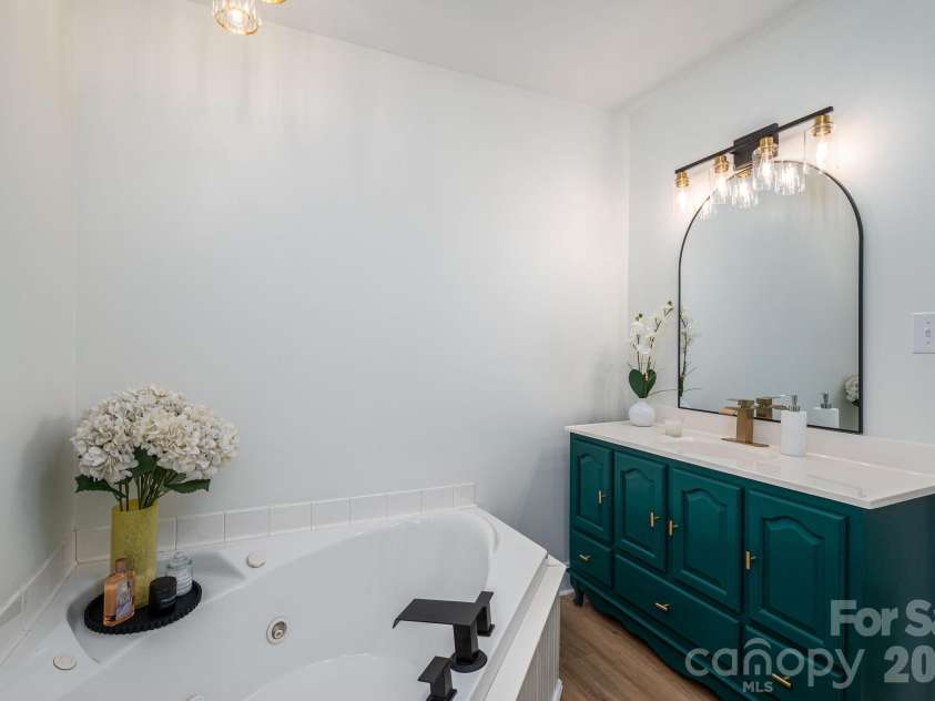 313 Willis Road, Dallas, NC 28034.  MLS# CAR4424166, YatesRealty ID 51767. 