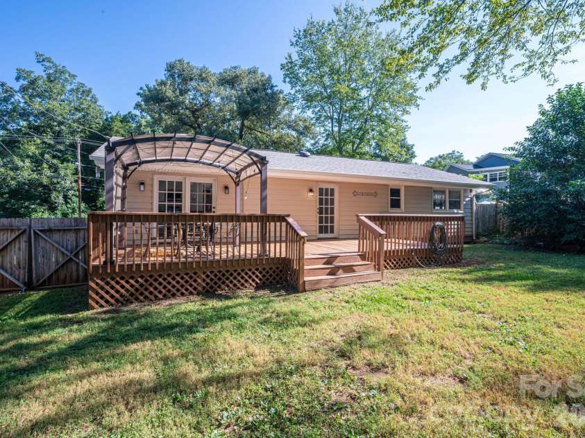313 Willis Road, Dallas, NC 28034.  MLS# CAR4424166, YatesRealty ID 51767. 