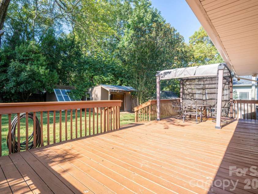 313 Willis Road, Dallas, NC 28034.  MLS# CAR4424166, YatesRealty ID 51767. 