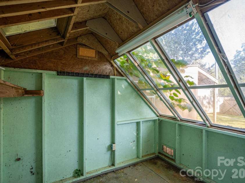 313 Willis Road, Dallas, NC 28034.  MLS# CAR4424166, YatesRealty ID 51767. 