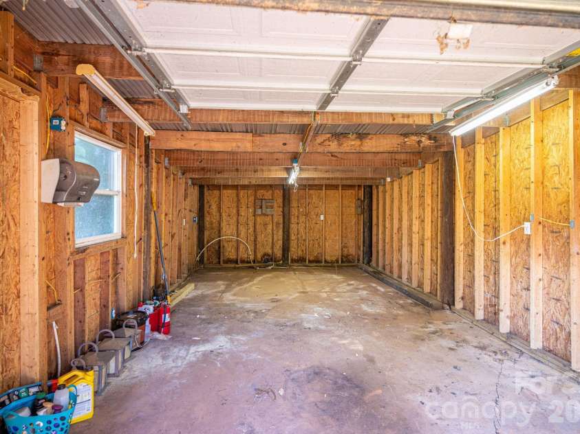 313 Willis Road, Dallas, NC 28034.  MLS# CAR4424166, YatesRealty ID 51767. 