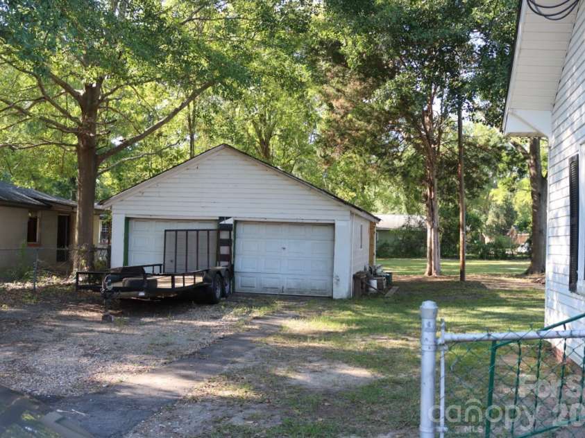 224 Godfrey Street, Cheraw, SC 29520.  MLS# CAR4425723, YatesRealty ID 51769. 