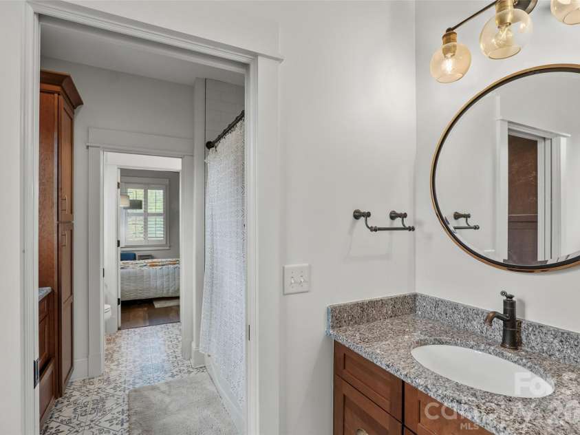 245 Rice Street, Brevard, NC 28712.  MLS# CAR4425712, YatesRealty ID 51775. Jack and Jill Bath