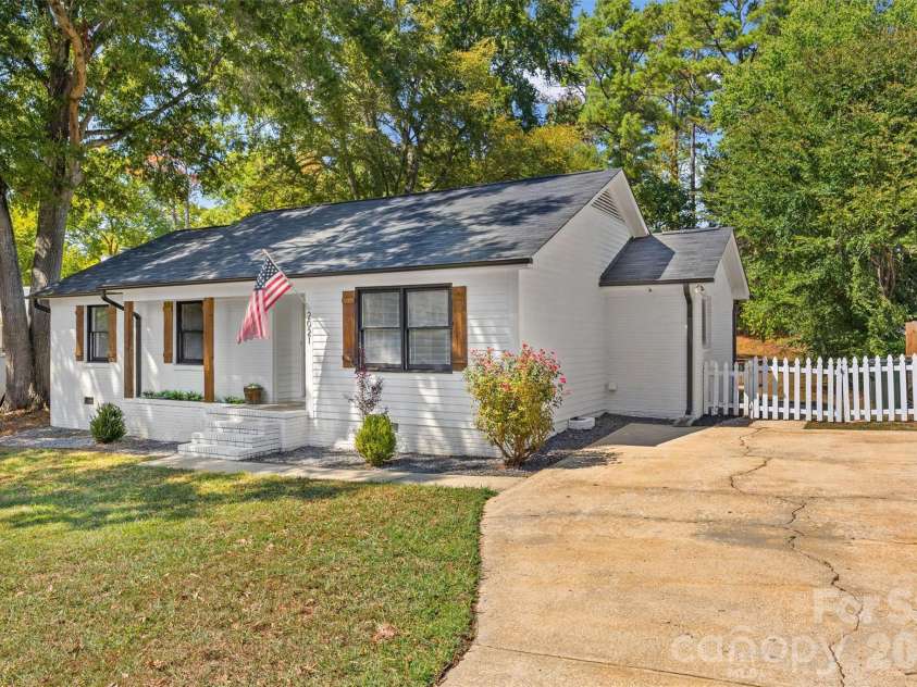 2021 Downey Street, Rock Hill, SC 29732.  MLS# CAR4424319, YatesRealty ID 51776. 