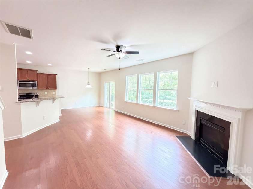 7230 Kinley Commons Lane, Charlotte, NC 28278.  MLS# CAR4426308, YatesRealty ID 51777. 