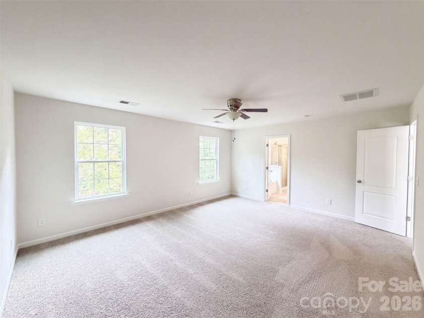7230 Kinley Commons Lane, Charlotte, NC 28278.  MLS# CAR4426308, YatesRealty ID 51777. 