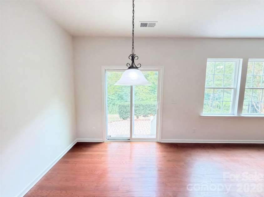 7230 Kinley Commons Lane, Charlotte, NC 28278.  MLS# CAR4426308, YatesRealty ID 51777. 