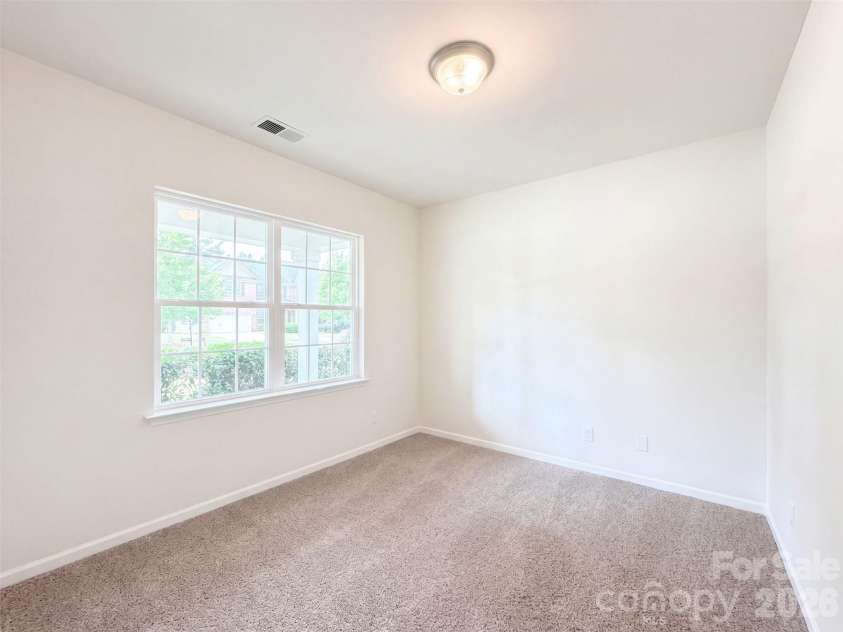 7230 Kinley Commons Lane, Charlotte, NC 28278.  MLS# CAR4426308, YatesRealty ID 51777. 