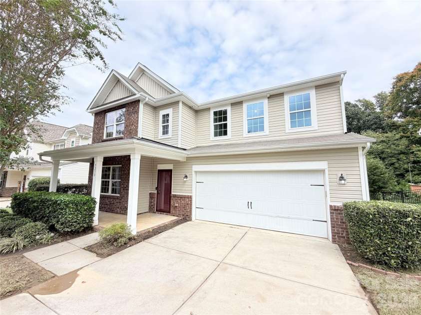 7230 Kinley Commons Lane, Charlotte, NC 28278.  MLS# CAR4426308, YatesRealty ID 51777. 