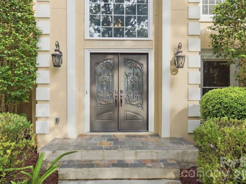 7425 Seton House Lane, Charlotte, NC 28277.  MLS# CAR4425124, YatesRealty ID 51778. 