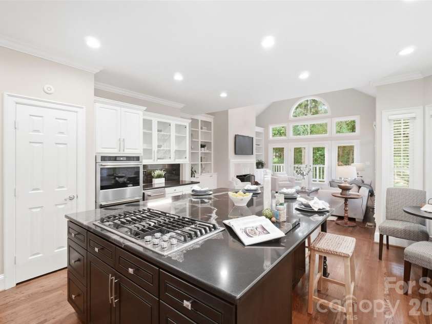 7425 Seton House Lane, Charlotte, NC 28277.  MLS# CAR4425124, YatesRealty ID 51778. 